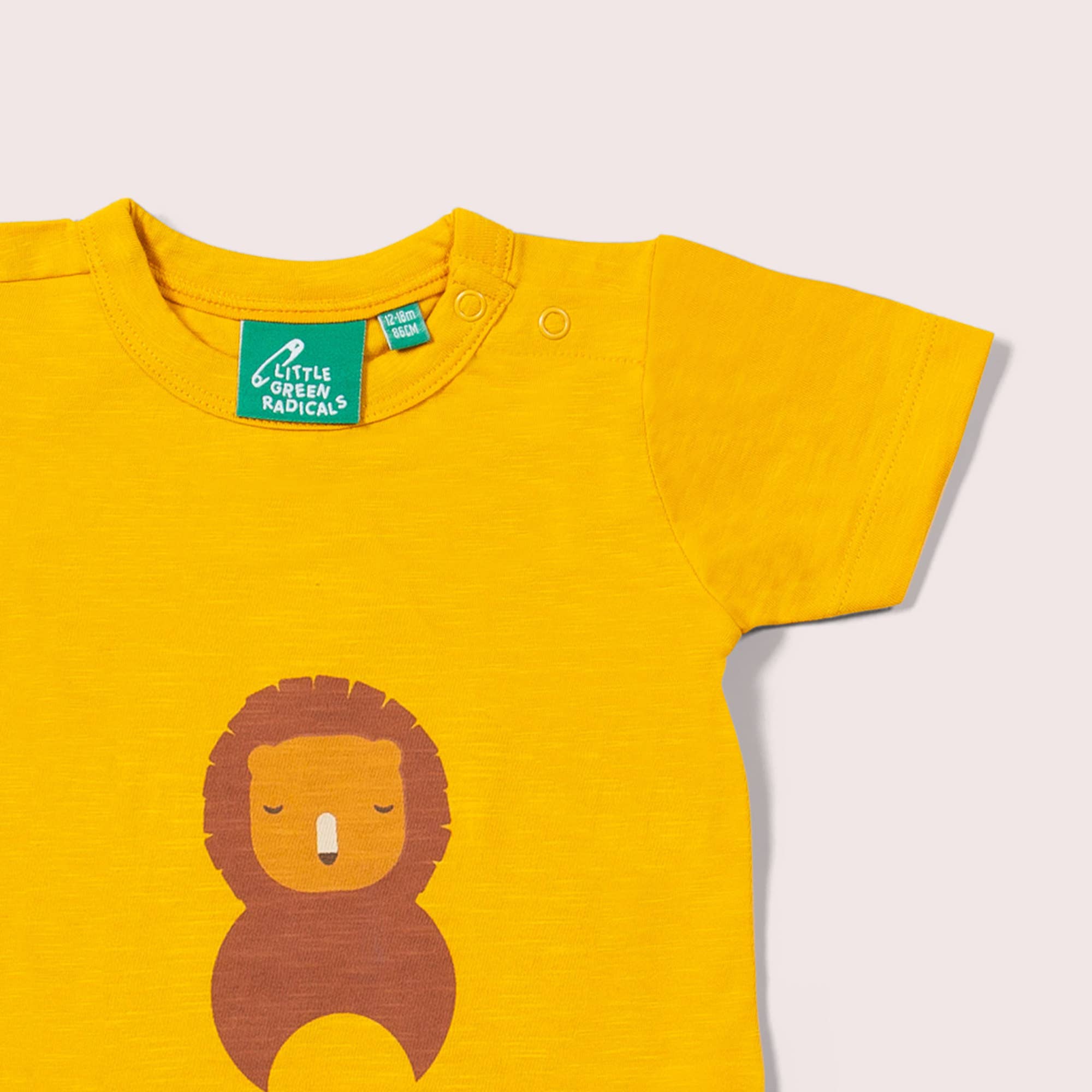 Kurzarm-Shirt 'Golden Lion' - mimiundmax.at