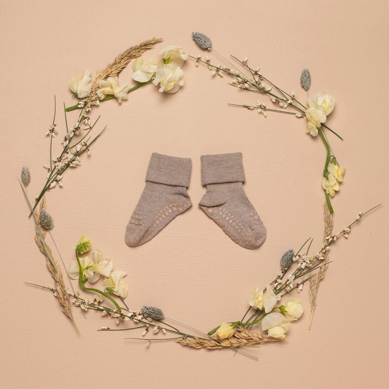 Rutschfeste Socken aus Bambus - Sand - mimiundmax.at