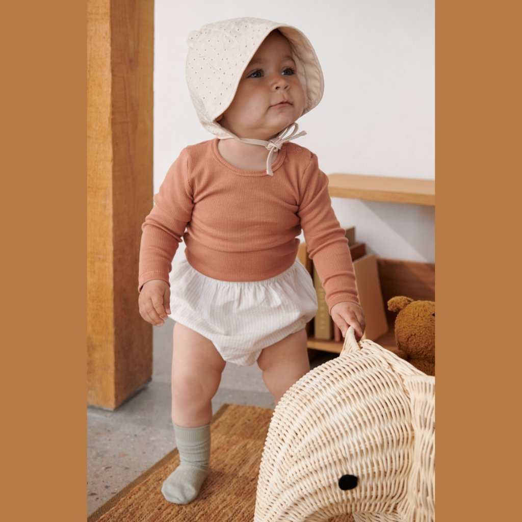 Sonnenhut 'Rae anglaise', Sandy mit Lochstickerei - mimiundmax.at